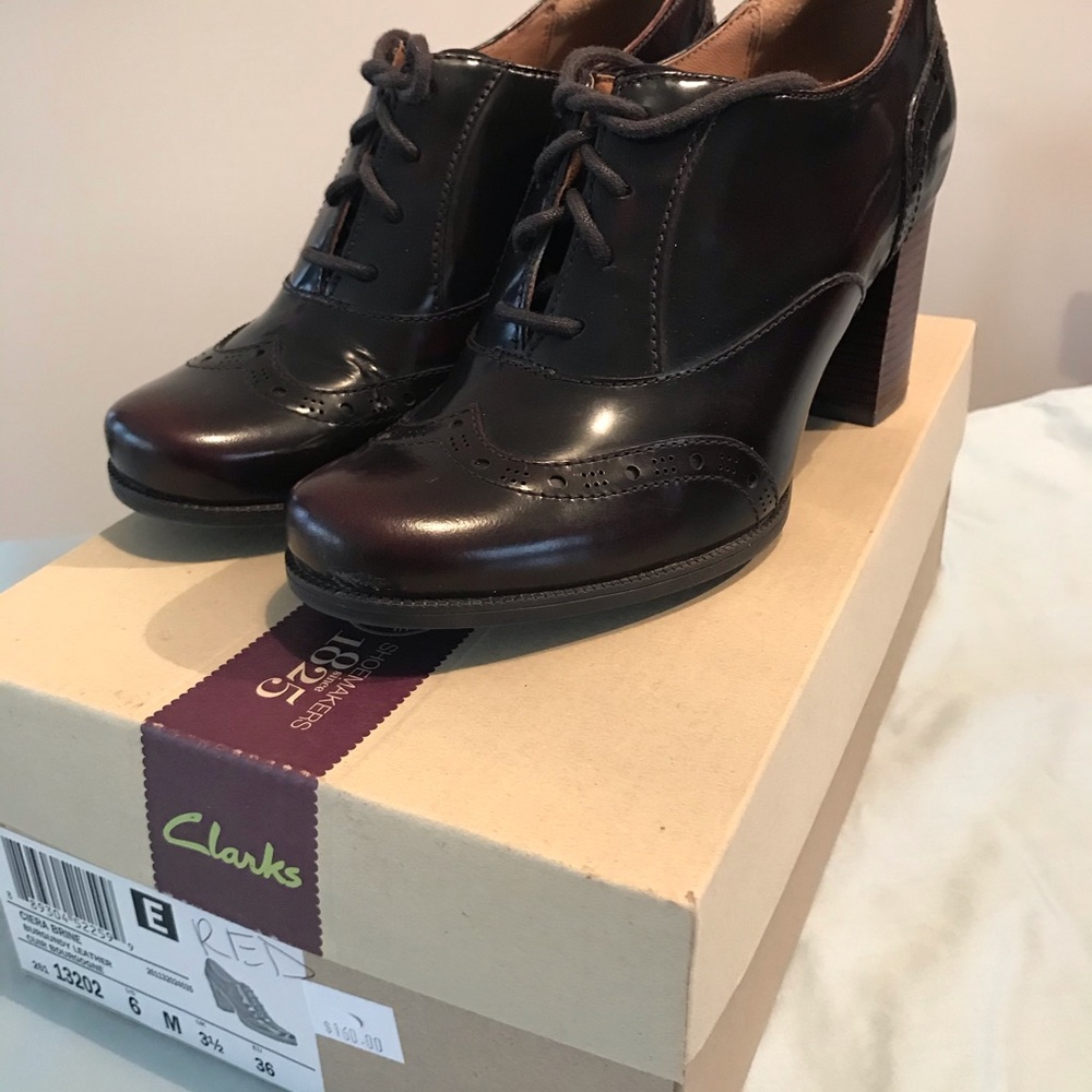 Clarks- Ciera Brine in burgundy